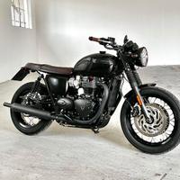 Triumph Bonneville T120 // total black