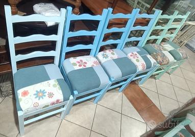 Dieci sedie in legno massello - colori pastello