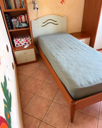 Letto singolo per bambini e puff morbido dorato