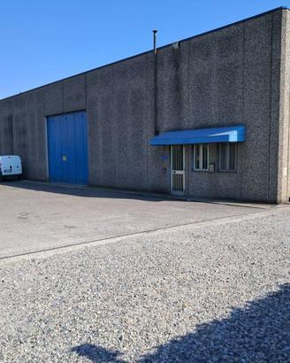 Immobile di 1100 m² con 1 locale a Lodi