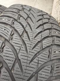 Coppia pneumatici invernali Nokian 235/55 R19