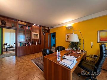 Appartamento in centro con cantina e posto auto