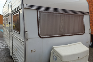 Roulotte Hobby con libretto 4 posti 1986