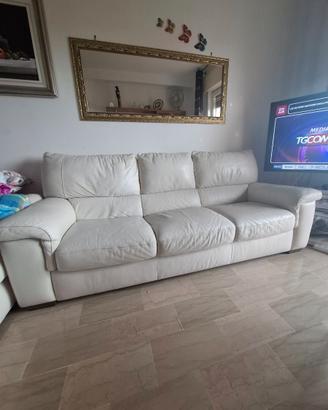 Davano 3 posti  divani&divani