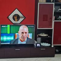 Mobile soggiorno moderno, design elegante marrone 