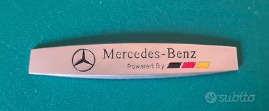 adesivo mercedes in metallo