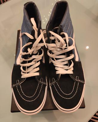 Scarpe sportive alte