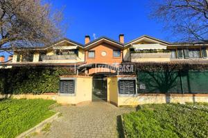 3 locali doppi servizi con terrazzo a Varedo!!!