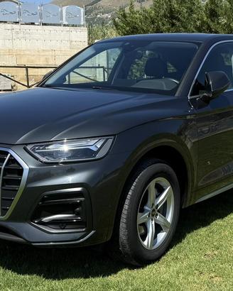 ESCLUSIVA AUDI Q5 Sportback 2.0 TDI Ibrida/Diesel