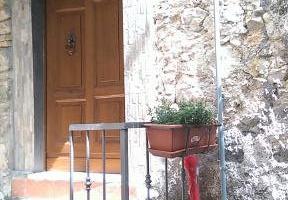Casetta ristrutturata nel borgo