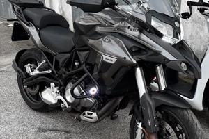 Moto Benelli trk 502 stradale