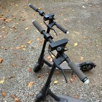 2 Monopattini Xiaomi Essential perfetti con frecce