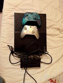 Xbox One e due controller