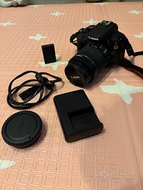 Canon 100D con obbiettivo 18-55mm is stm