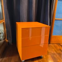 Cassettiera laccata Regia