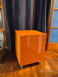 Cassettiera laccata Regia