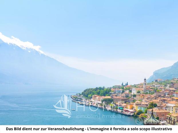 Terreno con edificio esistente al Lago di Garda