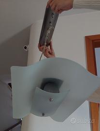 Lampadario in vetro satinato