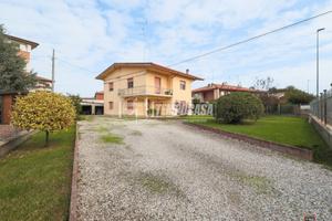 Villa Unifamiliare a Portomaggiore 10 locali