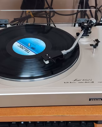giradischi marantz model 6025