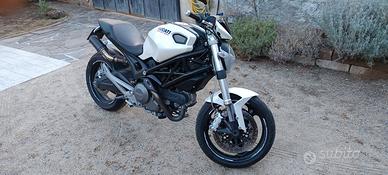 Ducati  Monster 696