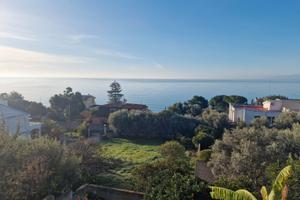 Panoramicissima villa quadrilivelli Margine Rosso