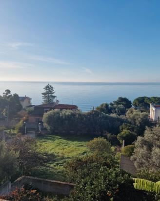 Panoramicissima villa quadrilivelli Margine Rosso
