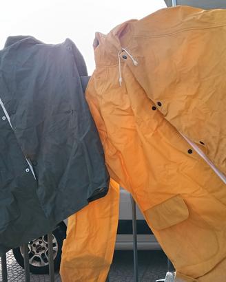 giacche e pantaloni impermeabili 