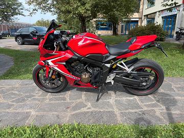 Honda CBR 650 R MANUALE