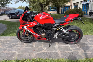 Honda CBR 650 R MANUALE