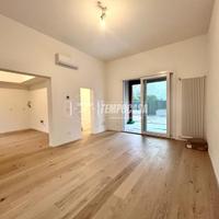 Terracielo immerso nel verde completamente ristrut