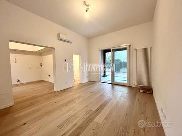 Terracielo immerso nel verde completamente ristrut