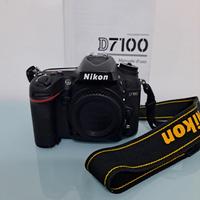 Reflex Nikon D7100 + Obiettivo AF-S-DX 18-105mm