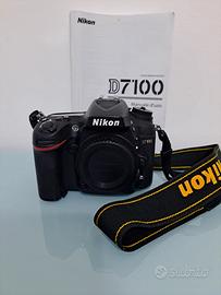 Reflex Nikon D7100 + Obiettivo AF-S-DX 18-105mm