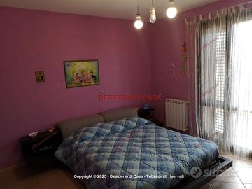 Casa, Piraineto - Serracardillo, Carini.