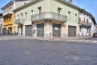 NEGOZIO A TRONZANO VERCELLESE