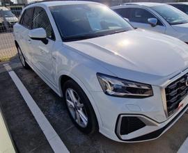 Audi Q2 30 TDI S tronic Identity Black