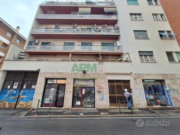 ROMA - APPIO LATINO VENDE Locale Commerciale - V