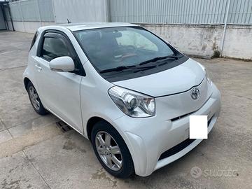 TOYOTA iQ - 2012