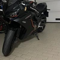 Honda CBR 650 R nera