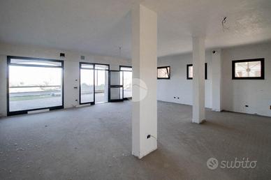 NEGOZIO A CERVIGNANO D'ADDA