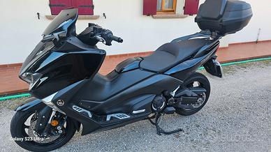 Scooter Yamaha T Max 530