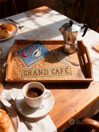 Vassoio colazione in legno chiaro – Decoupage 