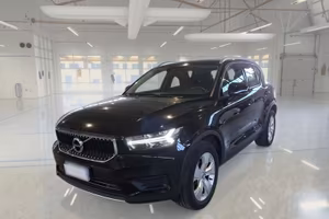 VOLVO XC40 T2 AUTOMATICO MOMENTUM SUV