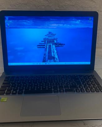 Pc portatile ausus