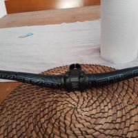 manubrio race face con attacco manubrio mtb