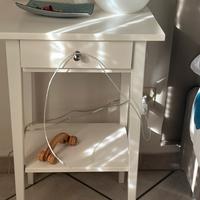 comodini ikea hemnes