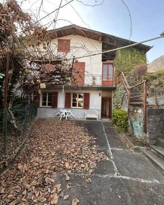 Casa indipendente di 335 m² con 5 locali a Ponte i