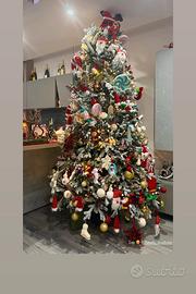 Albero di natale innevato