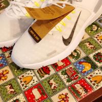 Nike nuove con etichetta